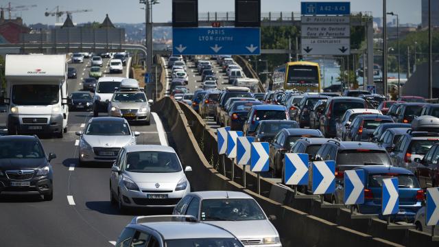 ازدحام شديد واختناق في حركة المرور على الطرق السريعة الأوروبية
