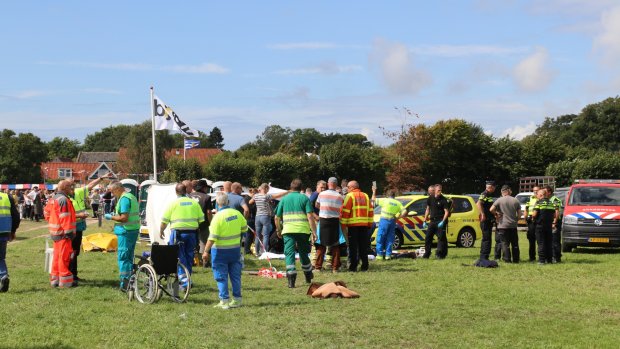 اصابة ستة أشخاص بجروح لصدمهم من الخيول الجامحة في Burgh-Haamstede