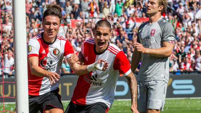 فوز نادي فينورد روتردام على نادي تفينتي أنشخيدة بأول مباراة في الدوري