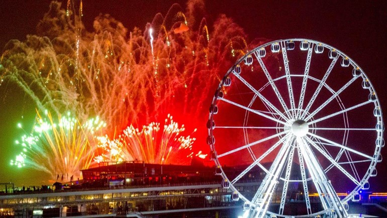 مهرجان الألعاب النارية هذه الليلة في شاطيء Scheveningen 