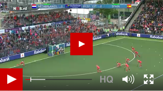 فوز فريق نساء هولندا في الهوكي على منافسه الاسباني مباراة صعبة جدا بسبب الأمطار