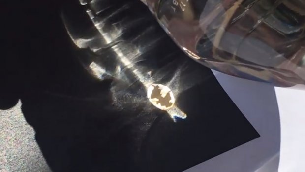 الاطفاء يحذر : زجاجة المياه ممكن أن تسبب حريقا في السيارة