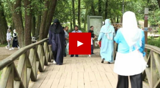 السياح الخليجيين الأثرياء في البوسنة والهيرسك ، بعضهم ينوي البقاء والتجارة ، والبوسنيين قلقون من ذلك