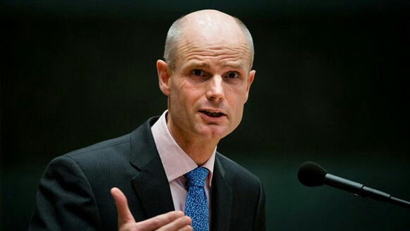 وزير الأمن والعدل : الشاب الذي ألقي القبض عليه في بربانت قام " بفعل غبي "