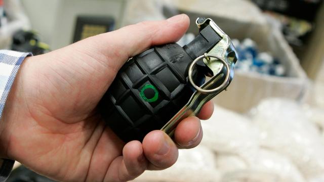 رجل يهدد بتفجير شركة التأمين الصحي في بريدا !