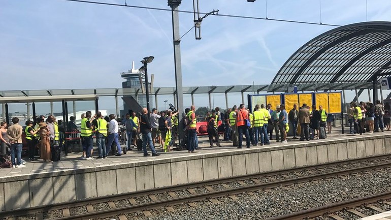 كلينت استوود في محطة أمستردام لتمثيل فيلم جديد