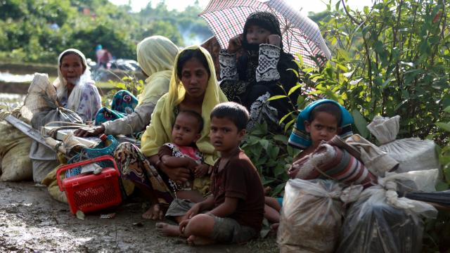 استمرار فرار الألاف من مسلمي الروهينغا من المذابح في ميانمار