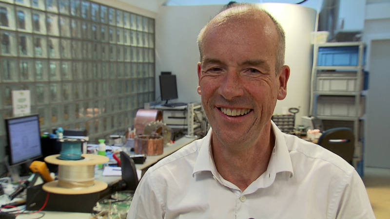 باحث هولندي ينال جائزة نصف مليون يورو لاكتشاف يجعل الرنين المغناطيسي أرخص