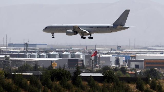 البرلمان الألماني يزور الجنود الألمان في قاعدة قونيا بتركيا