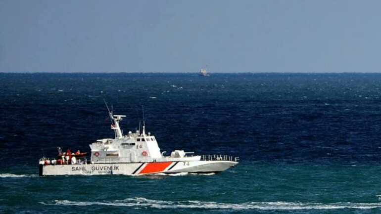 غرق مركب للاجئين قبالة السواحل التركية