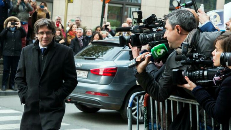 رئيس وزراء كاتلونيا المستقيل وأربع وزراء معه يسلمون أنفسهم للشرطة البلجيكية