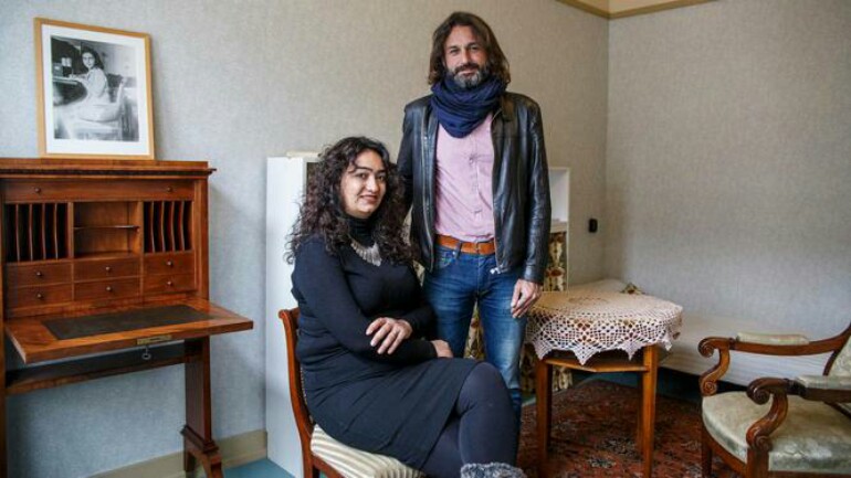عائلة سورية تنتقل من مركز دين هيلدر لتعيش في منزل آن فرانك في أمستردام