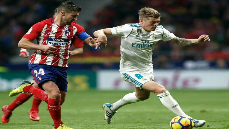 تعادل في ديربي مدريد ، برشلونة يعزز صدارته ، ودوري انكليزي ملتهب