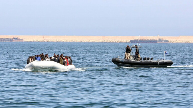 وفاة عشرات المهاجرين في غرق مركب قبالة السواحل الليبية