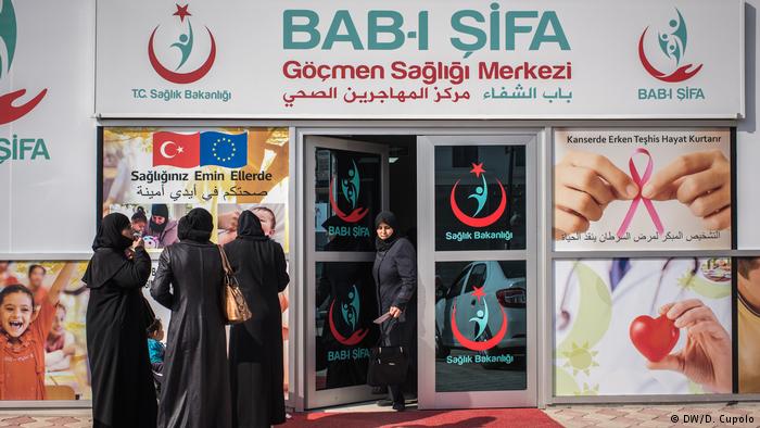 الإتحاد الأوروبي يموّل مراكز صحية لعلاج اللاجئين وتوظيفهم في تركيا