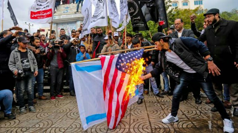 غضب العالم العربي حول نية ترامب نقل السفارة الى القدس - وردود فعل مختلف دول العالم