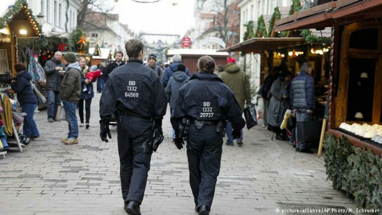 الشرطة الألمانية تحقق في اعتداء على بائع سوري بسوق لعيد الميلاد