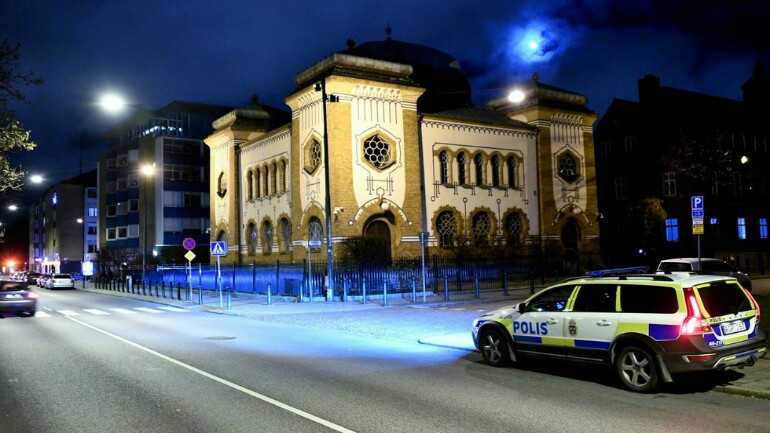 مهاجمة معبد يهودي بالزجاجات الحارقة في غوتنبورغ بالسويد ليلة البارحة