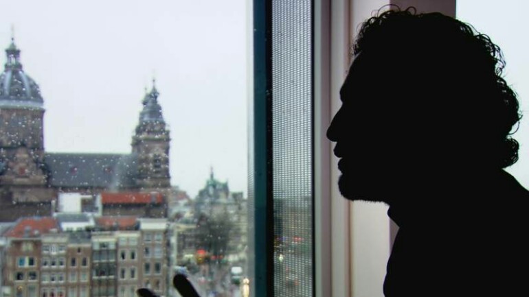 الرجل السوري - مقاتل داعش المزعوم في أمستردام : أنا سعيد لأن المخابرات تراقبني