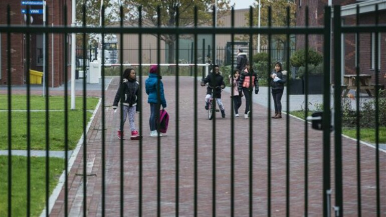 عدد طالبي اللجوء الواصلين الى هولندا أكثر مما كان متوقعا - سيتم افتتاح مركز جديد في Wageningen