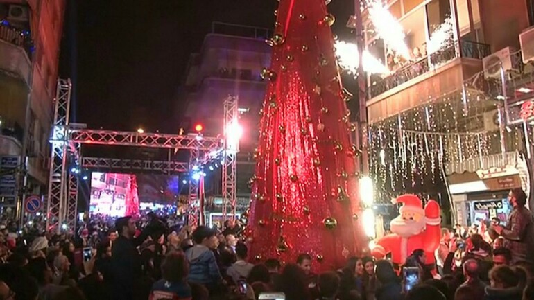 موسم الاحتفال بعيد الميلاد في العاصمة السورية دمشق يعود من جديد بعد سنوات الحرب