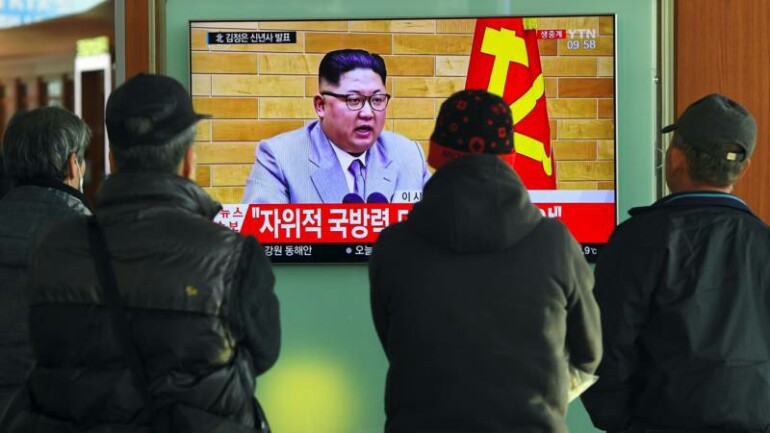 الزعيم الكوري الشمالي يهدد أمريكا بالصواريخ النووية من جديد - كبسة الزر النووي بمكتبي!