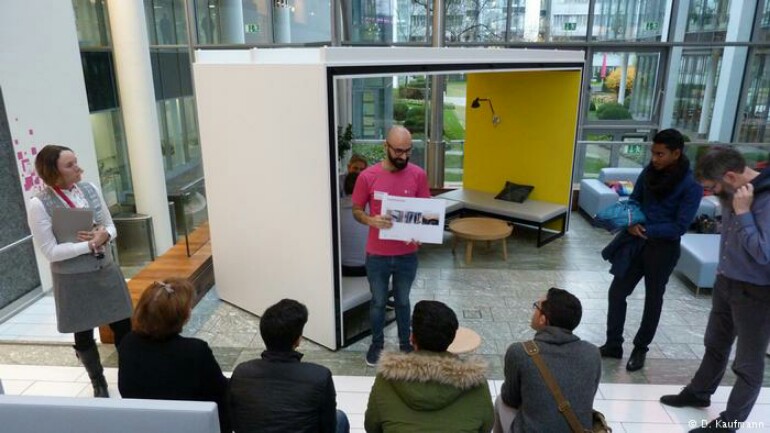 مبادرة رائدة لشركة الاتصالات الألمانية لدمج اللاجئين وتوظيفهم