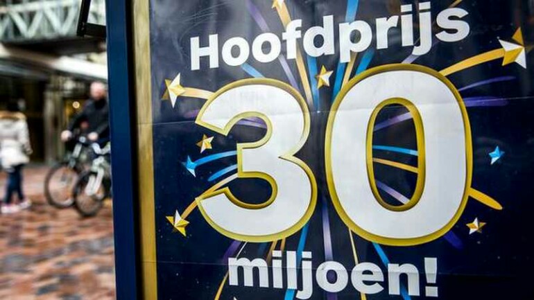 الفائز بجائزة يانصيب رأس السنة 30 مليون يورو يتبرع بها - لا أريدها بعد زوجتي