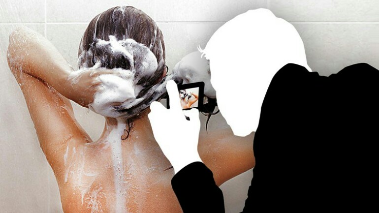 مدرب كرة طائرة بمدرستين بايندهوفن وزيلاند - كان يصور الفتيات بالحمام و مارس الجنس مع طالبة 15 عام