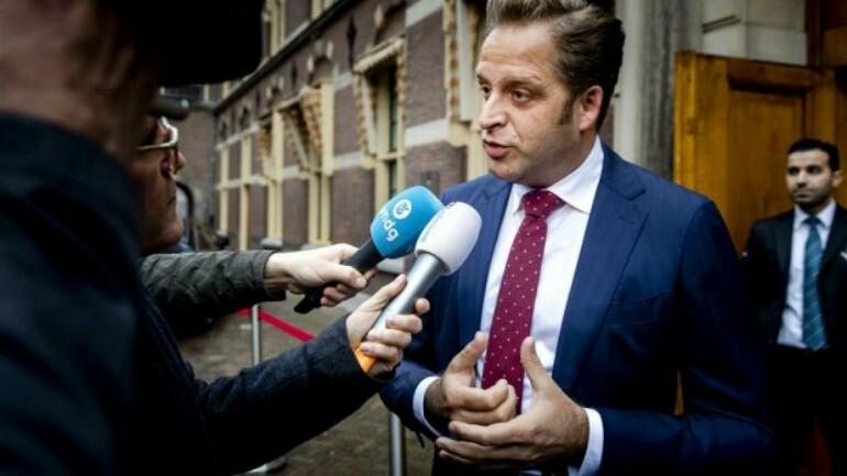 الوزير يوجه رسالة للأهالي في هولندا: كونوا حذرين جدا عند نشر صور أطفالكم على الانترنت