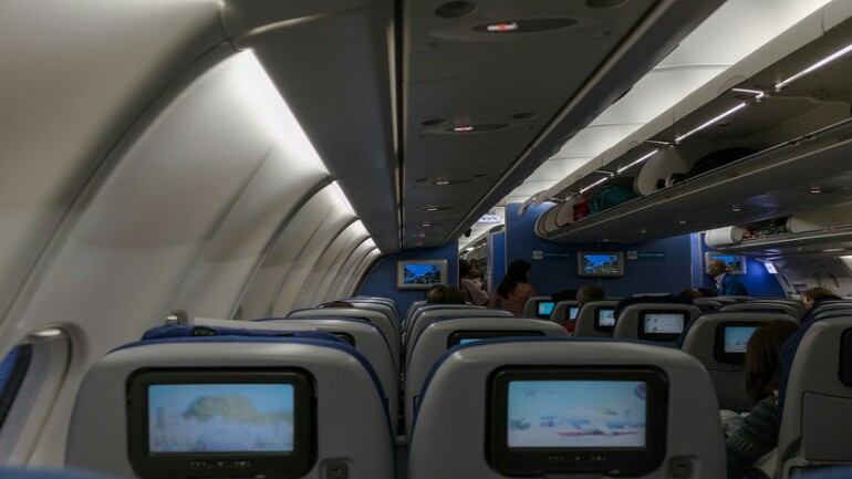 مسافرة سكيرة تثير الذعر على طائرة KLM الهولندية لمدة عشر ساعات !