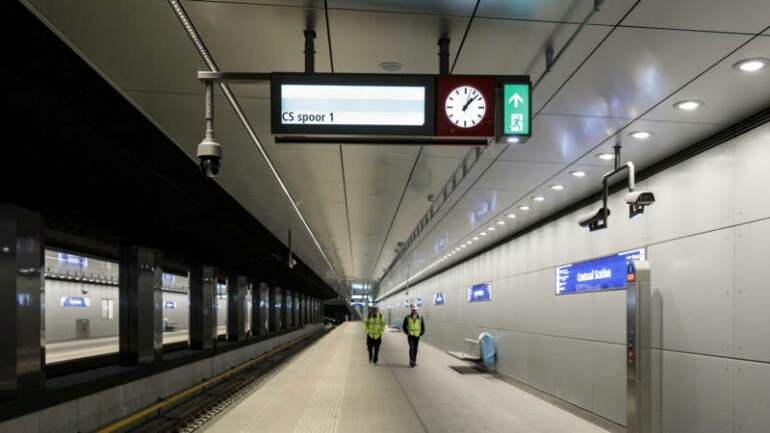 الانتهاء من خط المترو الجديد - الذي يصل بين شمال وجنوب أمستردام وأصبح جاهزا للعمل