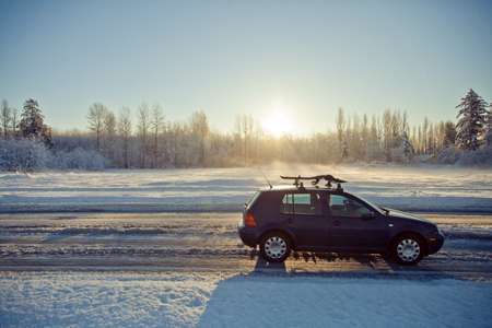 ماذا يجب عليك أن تعرف قبل القيام برحلة طويلة بسيارتك بالشتاء؟ 
