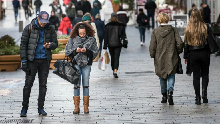 تغيير كبير في موقع Facebook - التركيز على منشورات الأصدقاء والعائلة واهمال أخبار الصفحات !