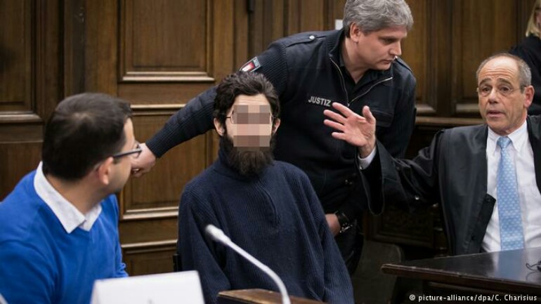 لاجيء يعترف أمام المحكمة بقتل وطعن عدة أشخاص بهامبورغ