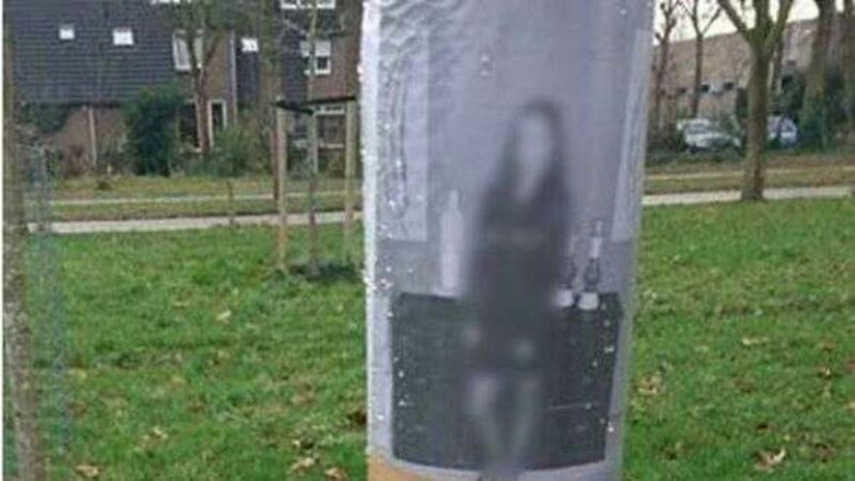 وضع ملصقات تعرض امرأة للبيع و الخدمات الجنسية في Roermond