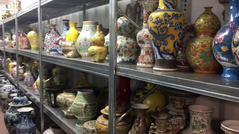 سيتم الافراج عن رجل وزوجته مشتبه بهما بالاحتيال - اذا هربا سيخسرا 30 مليون يورو !