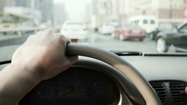 السجن سنتين لسائقة أخفت اصابتها بمرض الصرع - تسببت بوفاة شخصين دهسا