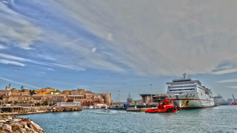غرق قارب مهاجرين قرب السواحل المغربية - العثور على 20 جثة حتى الأن