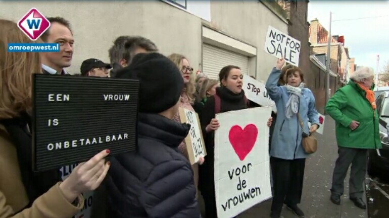 المظاهرة اليوم في شارع البغاء في Den Haag للمطالبة باغلاقه