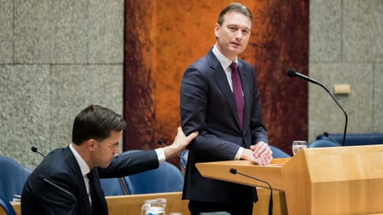 وزير الخارجية الهولندي Zijlstra يعلن استقالته في البرلمان قبل قليل
