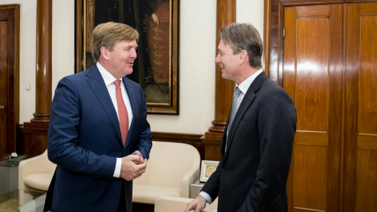 الملك يقبل استقالة وزير الخارجية صباح اليوم بطريقة مشرفة