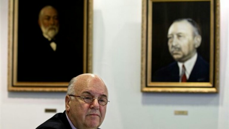 من جديد استقالة رئيس بلدية هولندي اليوم - كان يشاهد الأفلام الإباحية !