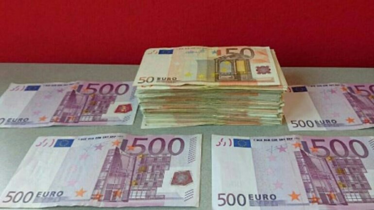 موظف بشركة نقل في روتردام يختلس 3.6 مليون يورو بطريقة بسيطة !