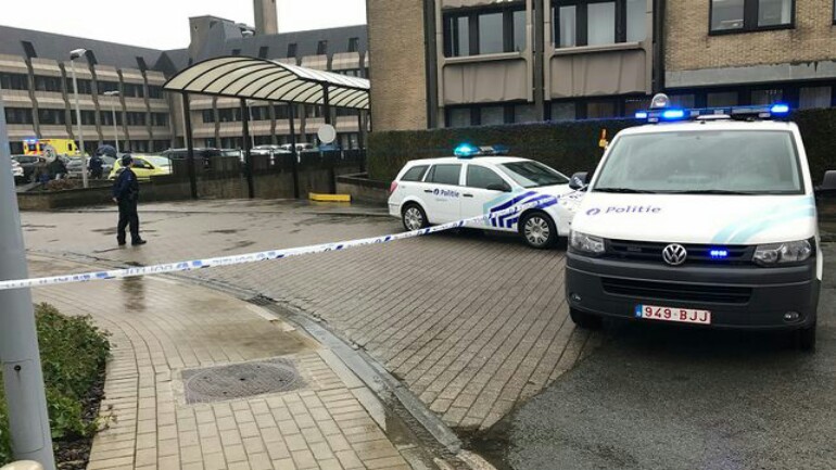 رجل يطعن زوجته السابقة حتى الموت بعد صدور حكم بطلاقهما صباح اليوم في بلجيكا