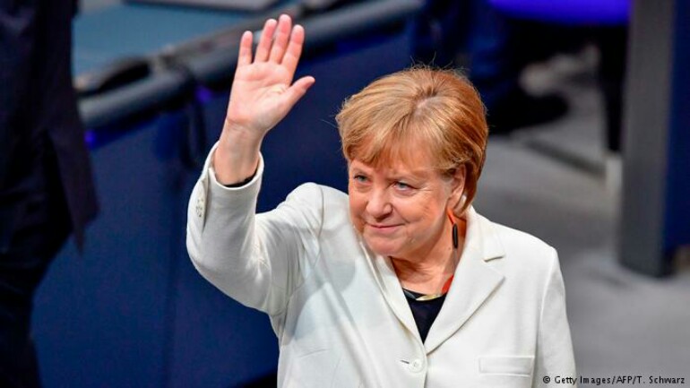 البرلمان الألماني ينتخب أنغيلا ميركل رسميا مستشارة لولاية رابعة