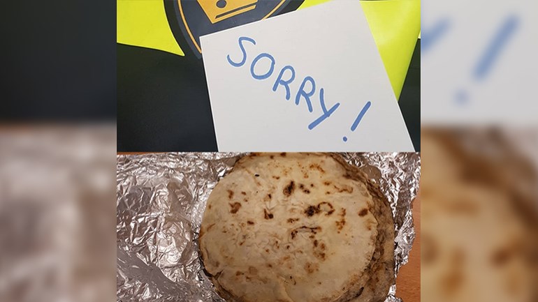 صبي يكذب على الشرطة بشمال هولندا - يقدم لهم الفطائر كاعتذار