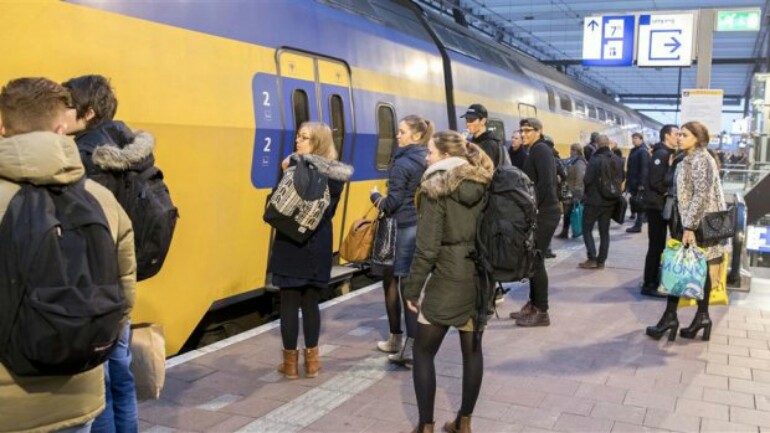حركة القطارات متوقفة في محطة Rotterdam Centraal بسبب فشل بالاشارة والتبديل