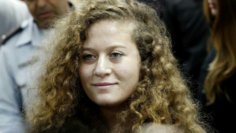 الفلسطينية عهد التميمي 17 عام تعترف بالاعتداء على الجنود الإسرائيليين