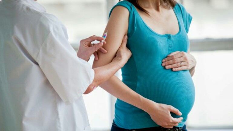 ستتخذ الحكومة الهولندية قرار سريع بشأن تطعيم الحوامل مجانا ضد السعال الديكي